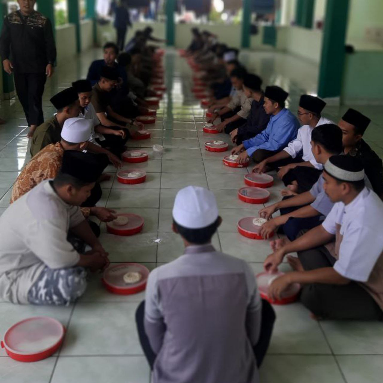 Raih Pahala Jariyah Dari Santri Penghafal Al-Quran, Pahala Mengalir ...